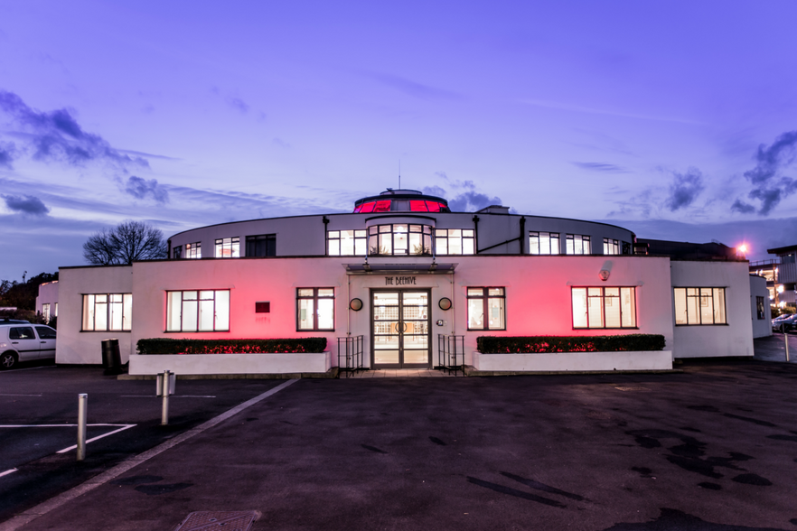 Beehive Ring Rd, Gatwick for lease - Building Photo - Image 1 of 11