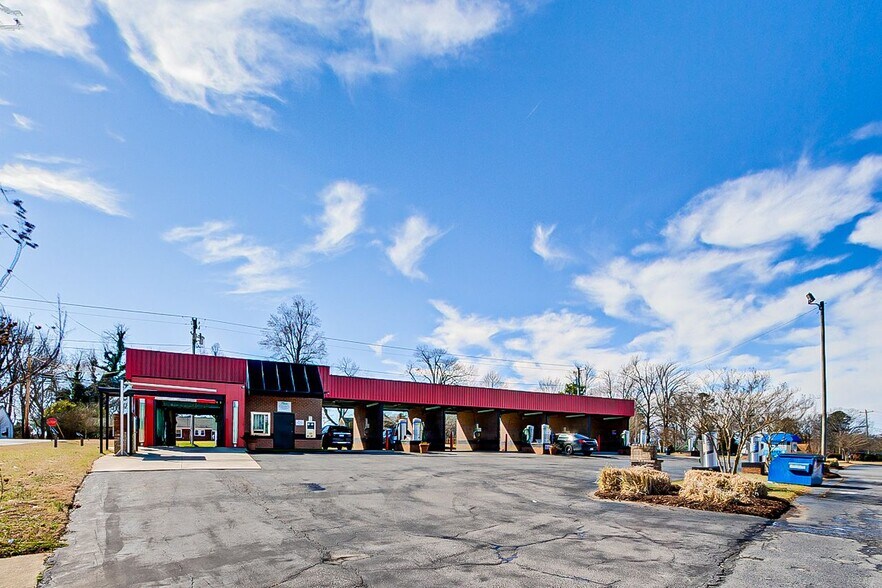 951 Hasty School Rd, Thomasville, NC 27360