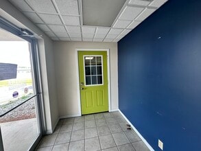 1255 Erie Ct, Crown Point, IN for lease Interior Photo- Image 2 of 23