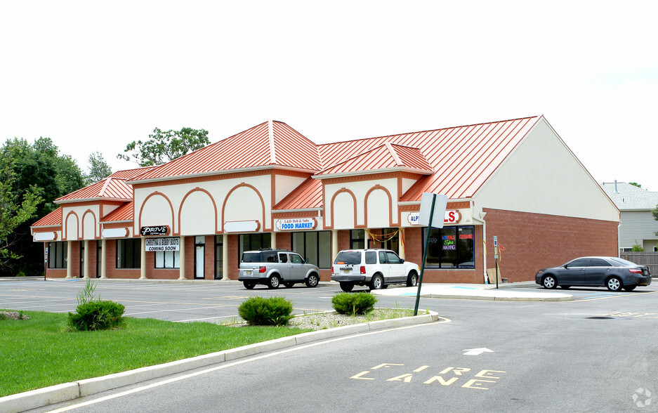 708 Fischer Blvd, Toms River, NJ for lease - Building Photo - Image 3 of 3