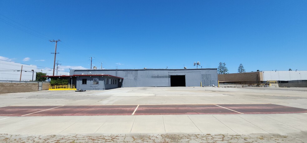 16714 Schoenborn St, North Hills, CA for lease - Building Photo - Image 2 of 7