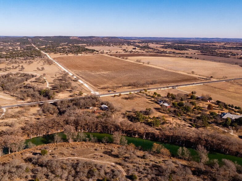 6460 TX27, Center Point, TX 78010