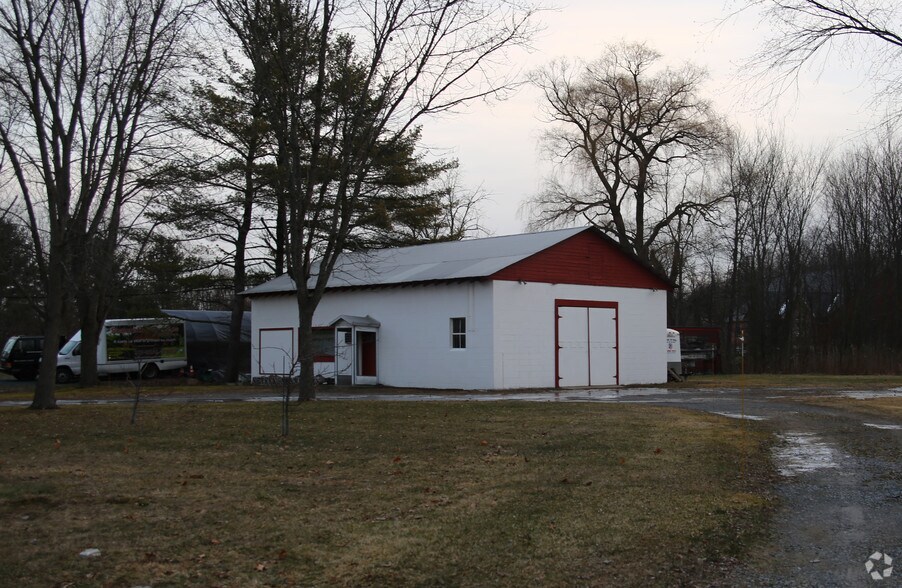 111 Blue Barns Rd, Rexford, NY 12148