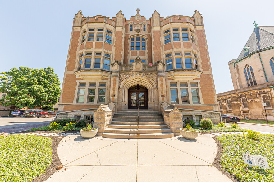 429 E Vermont St, Indianapolis, IN for lease - Building Photo - Image 1 of 22