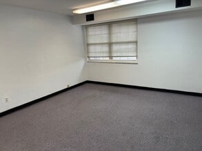 3145-3159 Fee Fee Rd, Bridgeton, MO for lease Interior Photo- Image 2 of 3