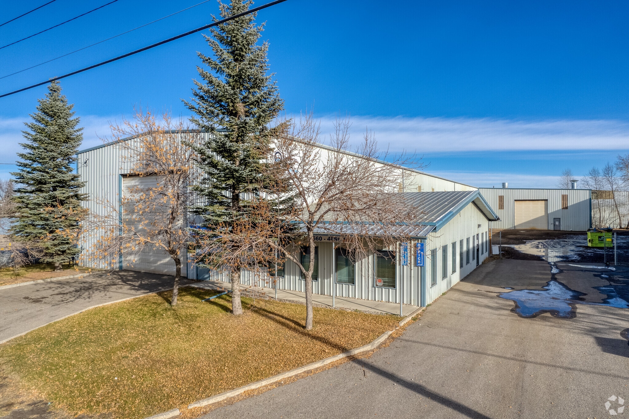 7560 48th St SE, Calgary, AB for sale Primary Photo- Image 1 of 1