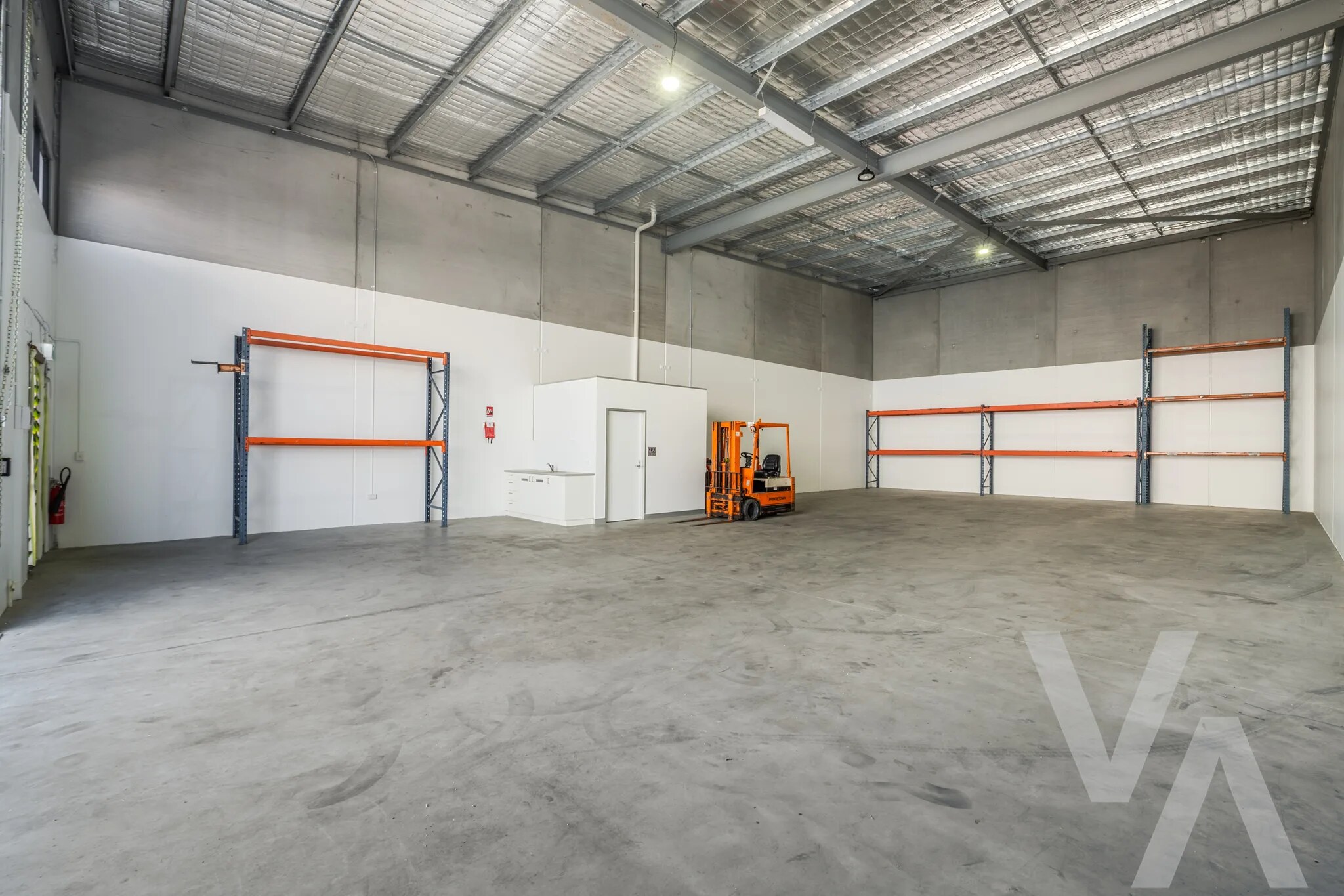 61 Elwell Cl, Beresfield for lease Interior Photo- Image 1 of 3