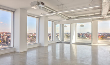 10 Grand St, Brooklyn, NY for lease Building Photo- Image 1 of 8