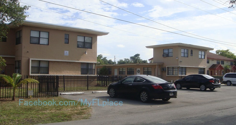 1680-1690 NE 151st St, Miami, FL for sale - Building Photo - Image 1 of 1