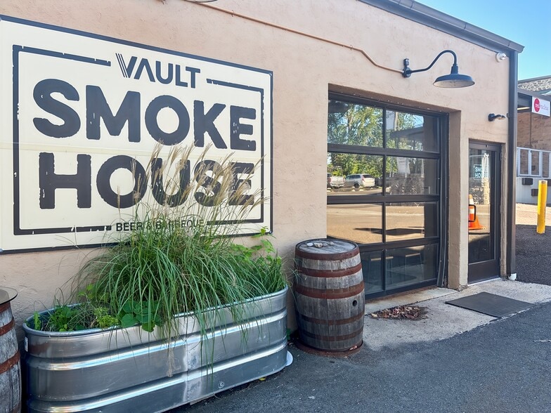 19 W College Ave, Yardley, PA for lease - Building Photo - Image 3 of 16