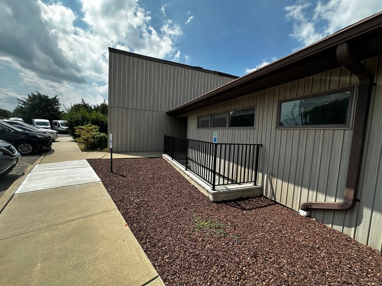525 Highway 70, Lakewood, NJ for lease - Building Photo - Image 3 of 7