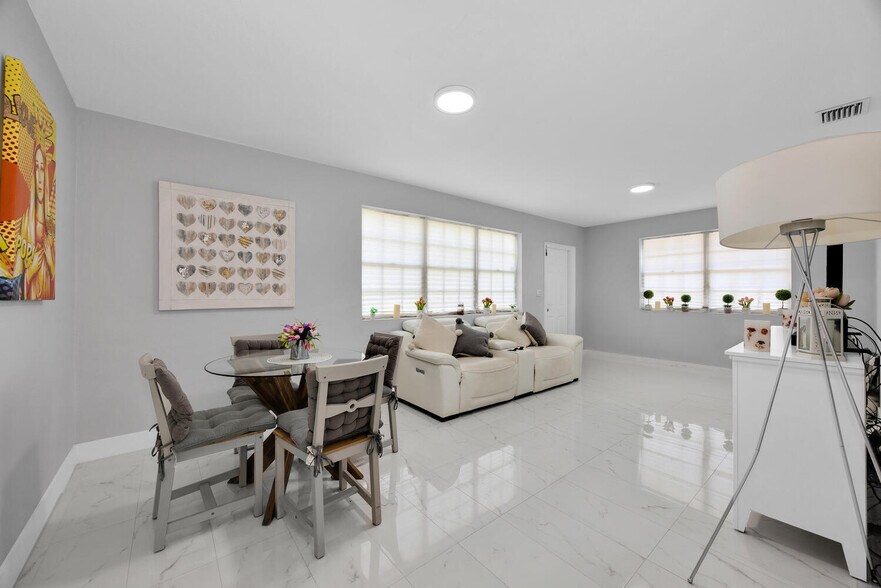 10502 SW 77th Ct, Miami, FL for sale - Building Photo - Image 2 of 24