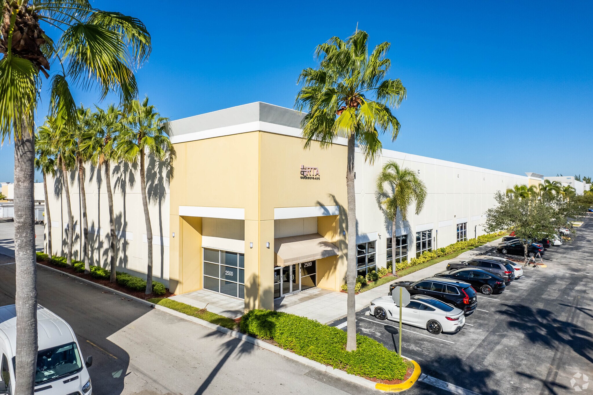 2500 SW 32nd Ave, Pembroke Park, FL for sale Primary Photo- Image 1 of 1