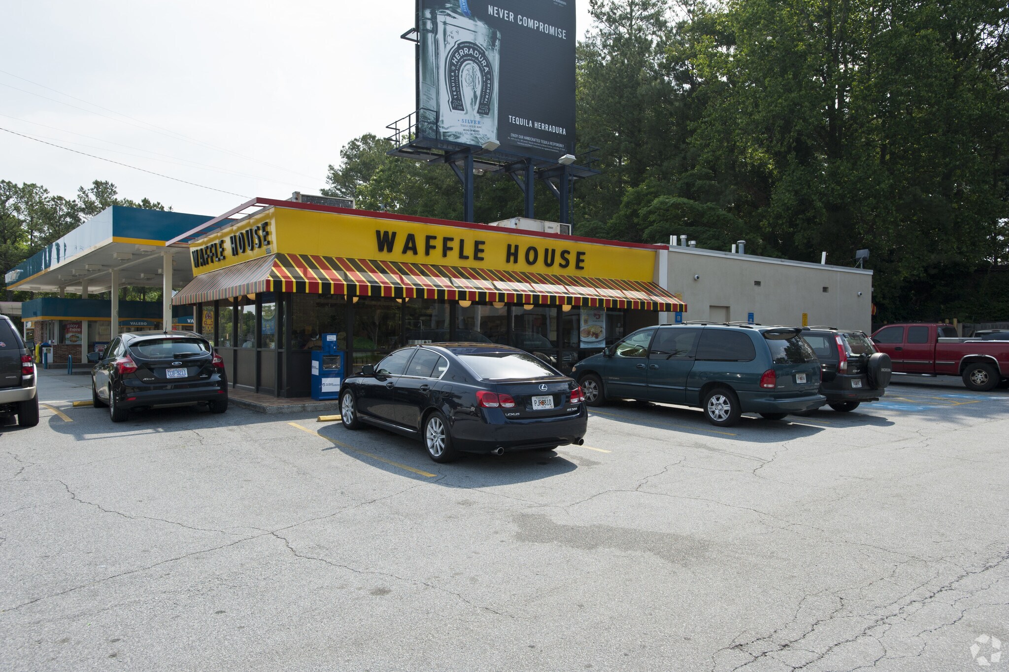 5335 NE Roswell Rd, Atlanta, GA for sale Primary Photo- Image 1 of 1