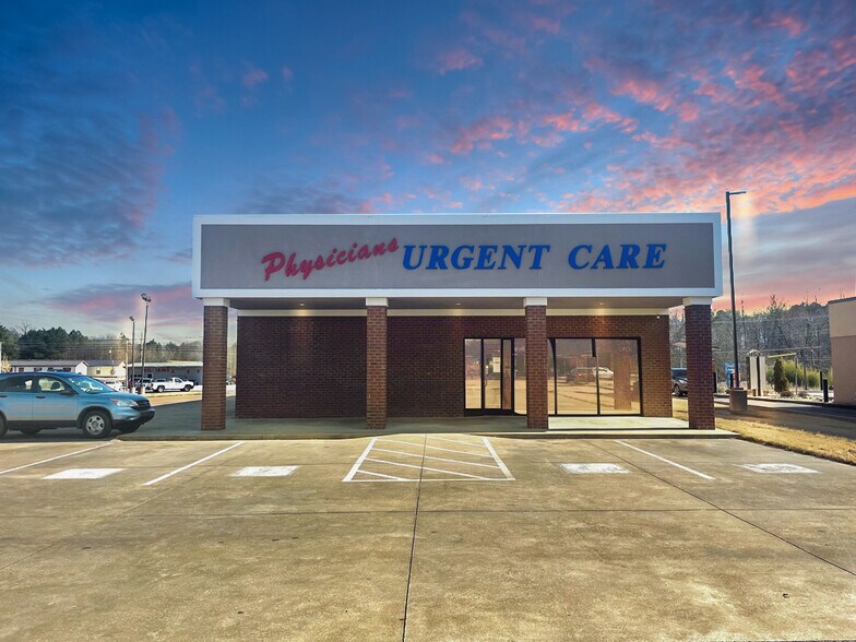 1002 N 2nd St, Booneville, MS 38829