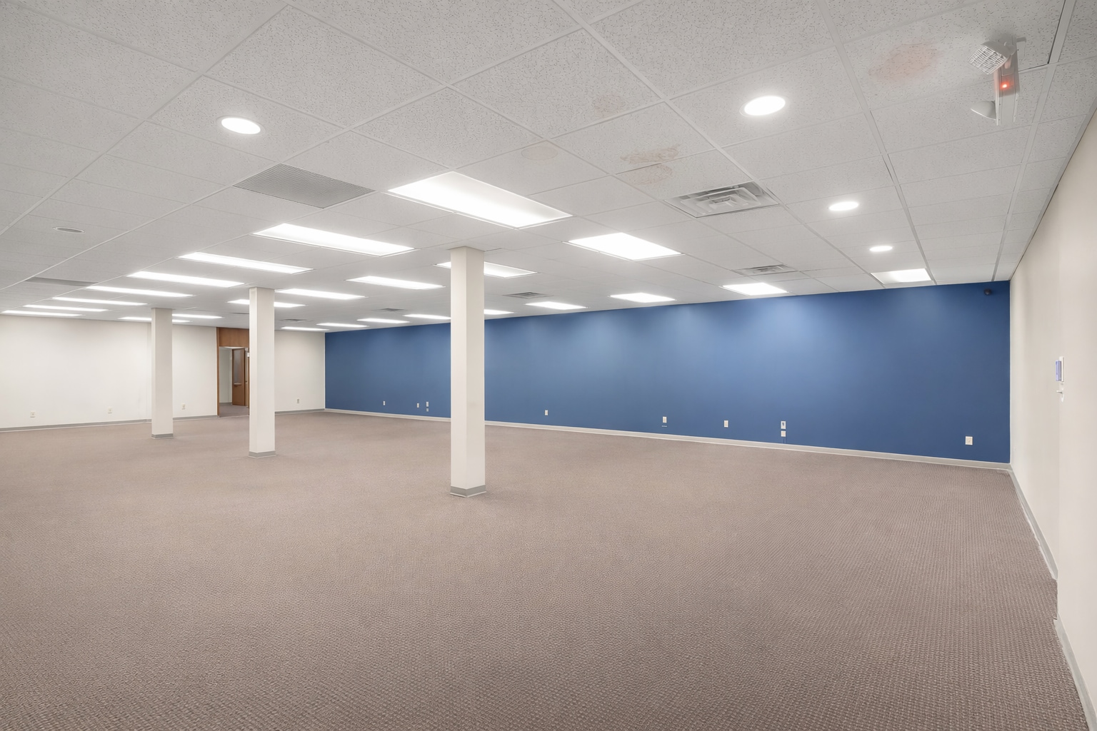 1015 3rd St, Columbus, IN for lease Interior Photo- Image 1 of 60