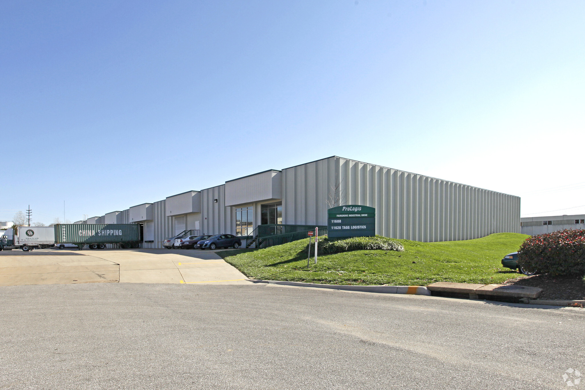 11608-11628 Fairgrove Industrial Dr, Maryland Heights, MO for lease Primary Photo- Image 1 of 6