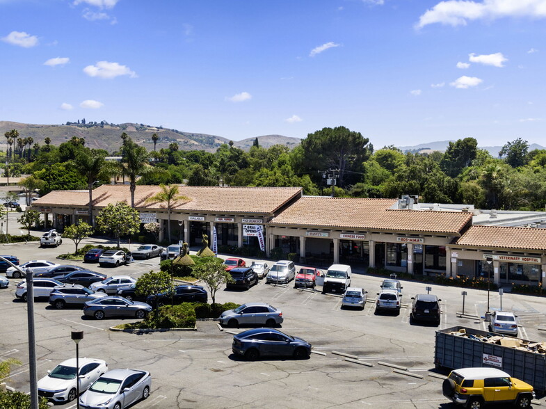 950-1086 E Avienda Dlos Arboles, Thousand Oaks, CA for lease - Building Photo - Image 2 of 21