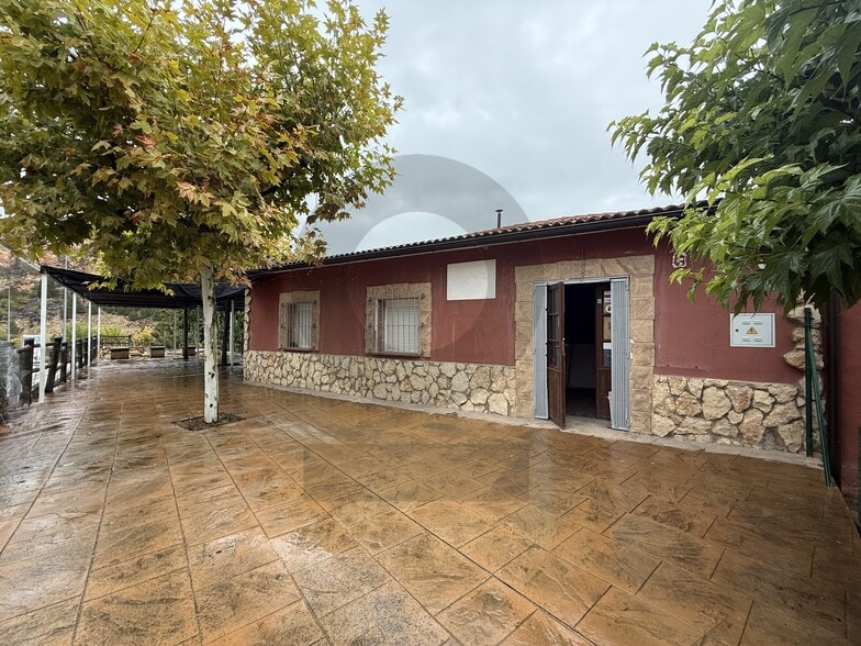 Carretera Antigua, 1, Nuévalos, Zaragoza for sale - Primary Photo - Image 1 of 16