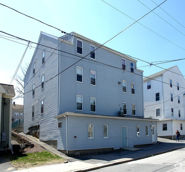 176 Sayles St, Woonsocket, RI for sale - Primary Photo - Image 1 of 1