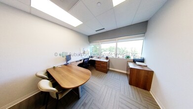 400 E Diehl Rd, Naperville, IL for lease Interior Photo- Image 2 of 3