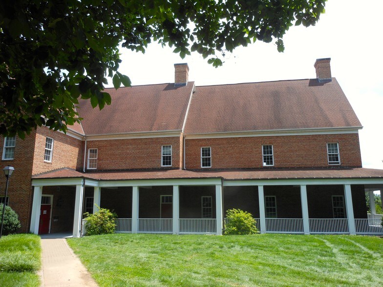 150 P B Moss Dr, Waynesboro, VA for sale - Primary Photo - Image 1 of 1