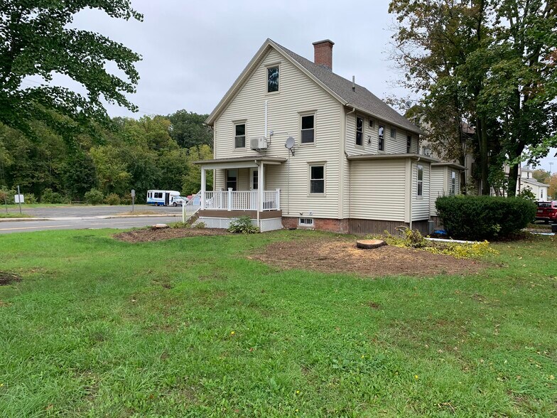 85 Bernie O'Rourke Dr, Middletown, CT for sale - Primary Photo - Image 1 of 1