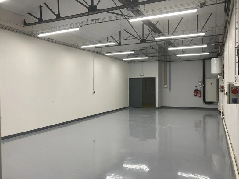 4J Chemin De Palente, Besançon for lease - Building Photo - Image 2 of 7