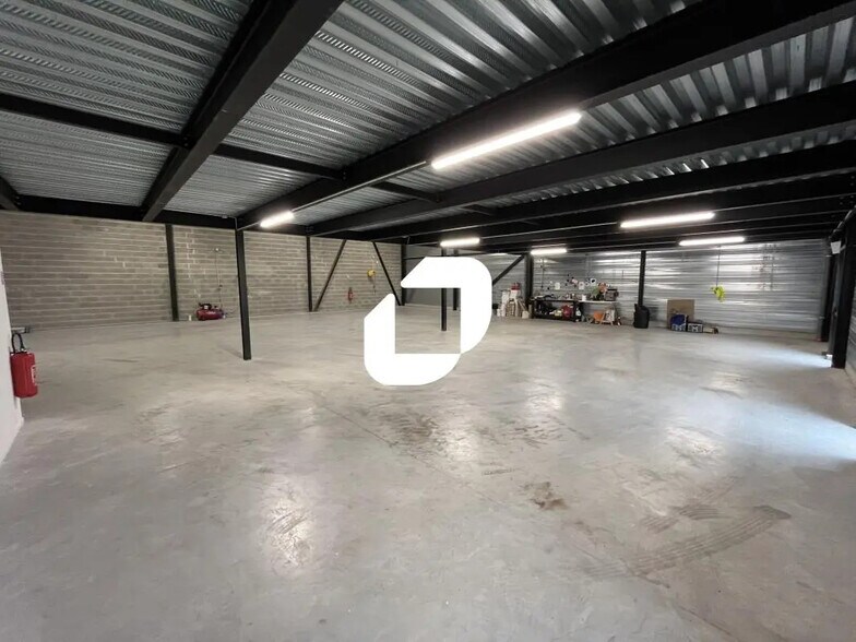 Flex in Sin-le-Noble for sale - Interior Photo - Image 2 of 15