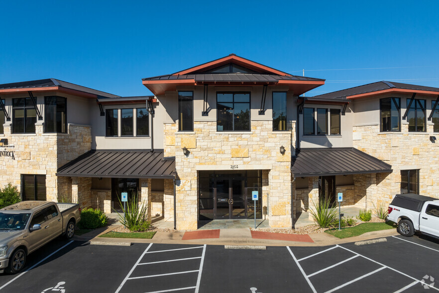 2802 Flintrock Trce, Austin, TX for lease - Building Photo - Image 3 of 41