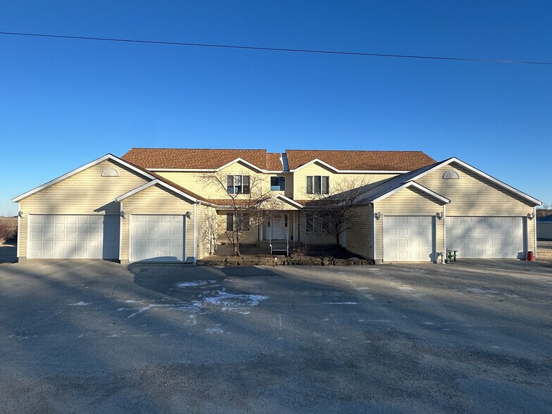 275 N Pine St, Dexter, MN for sale - Primary Photo - Image 1 of 1