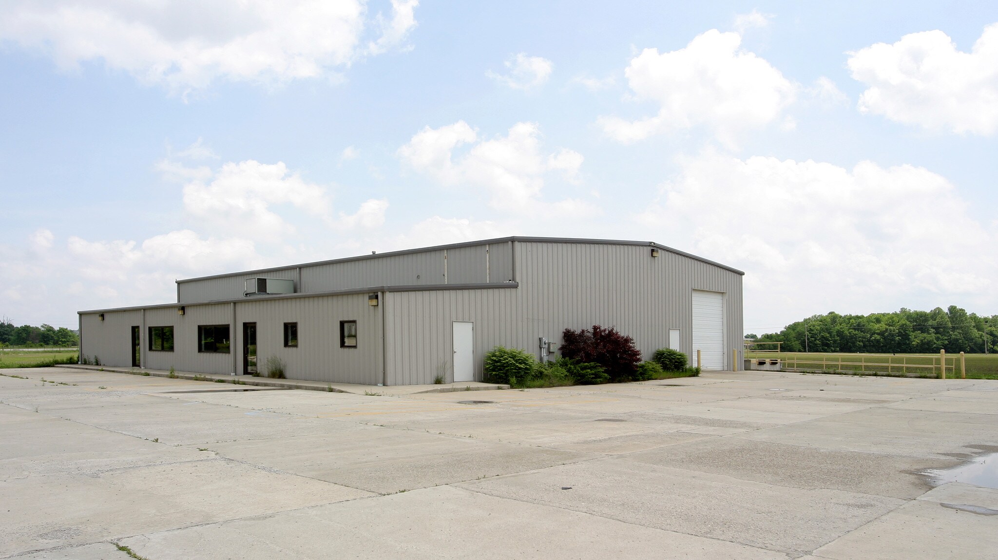 3585 Eastview Dr, Franklin, IN for sale Primary Photo- Image 1 of 1