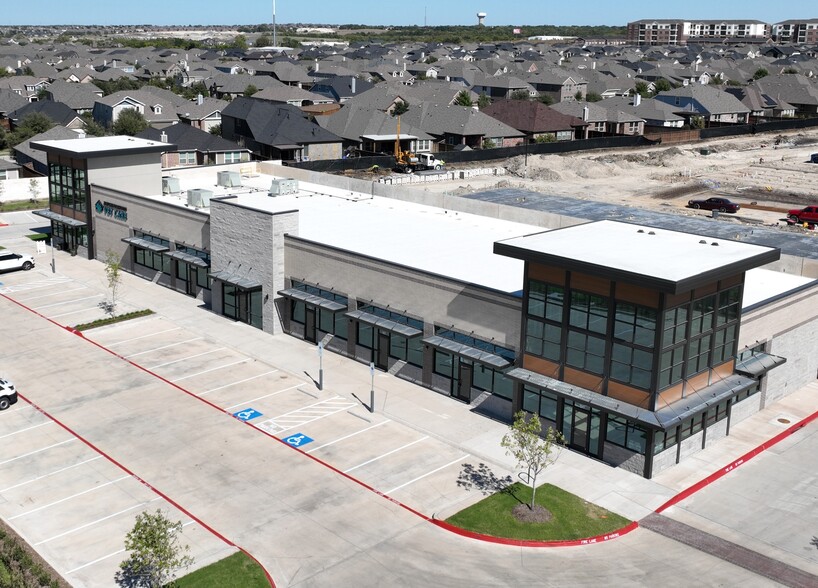 590 W Frontier Pky, Celina, TX for lease - Building Photo - Image 1 of 14