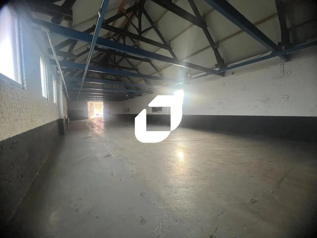 Flex in Saint-Saulve for lease Interior Photo- Image 1 of 19