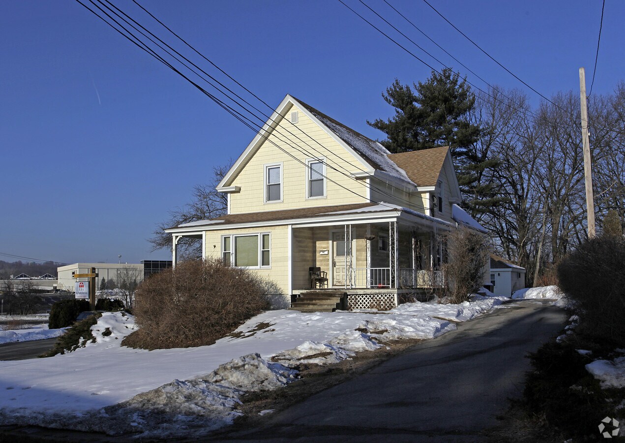 426 Pakachoag St, Auburn, MA 01501