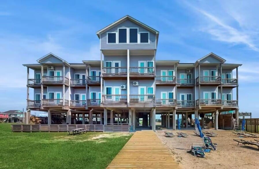 947 Barkley St, Gilchrist, TX for sale - Building Photo - Image 2 of 24