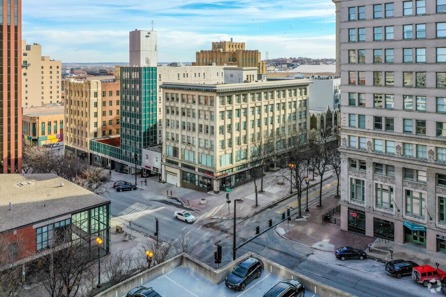 305 S 16th St, Omaha, NE for lease - Building Photo - Image 2 of 11