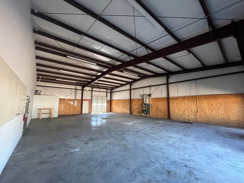 474 Hampshire Dr, Gaffney, SC for lease - Building Photo - Image 2 of 7