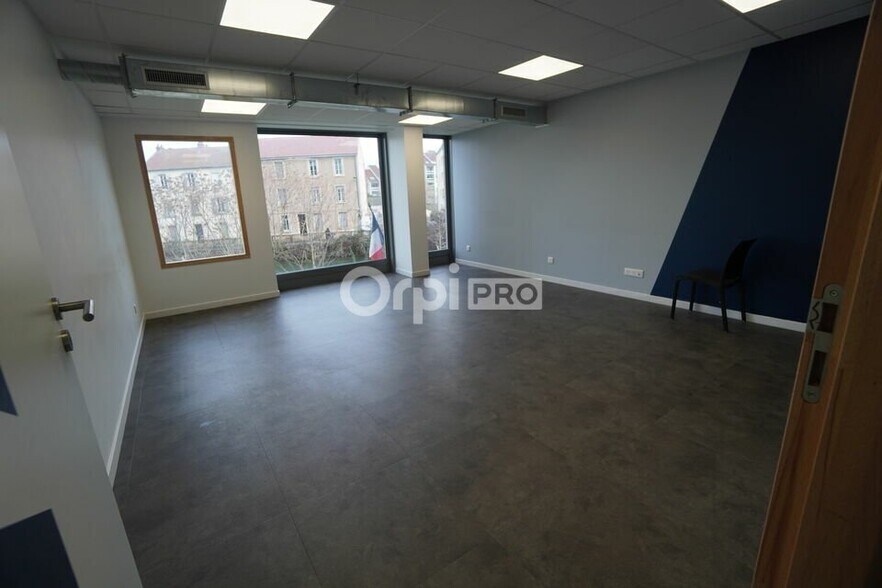 Office in Dijon for sale - Interior Photo - Image 3 of 12
