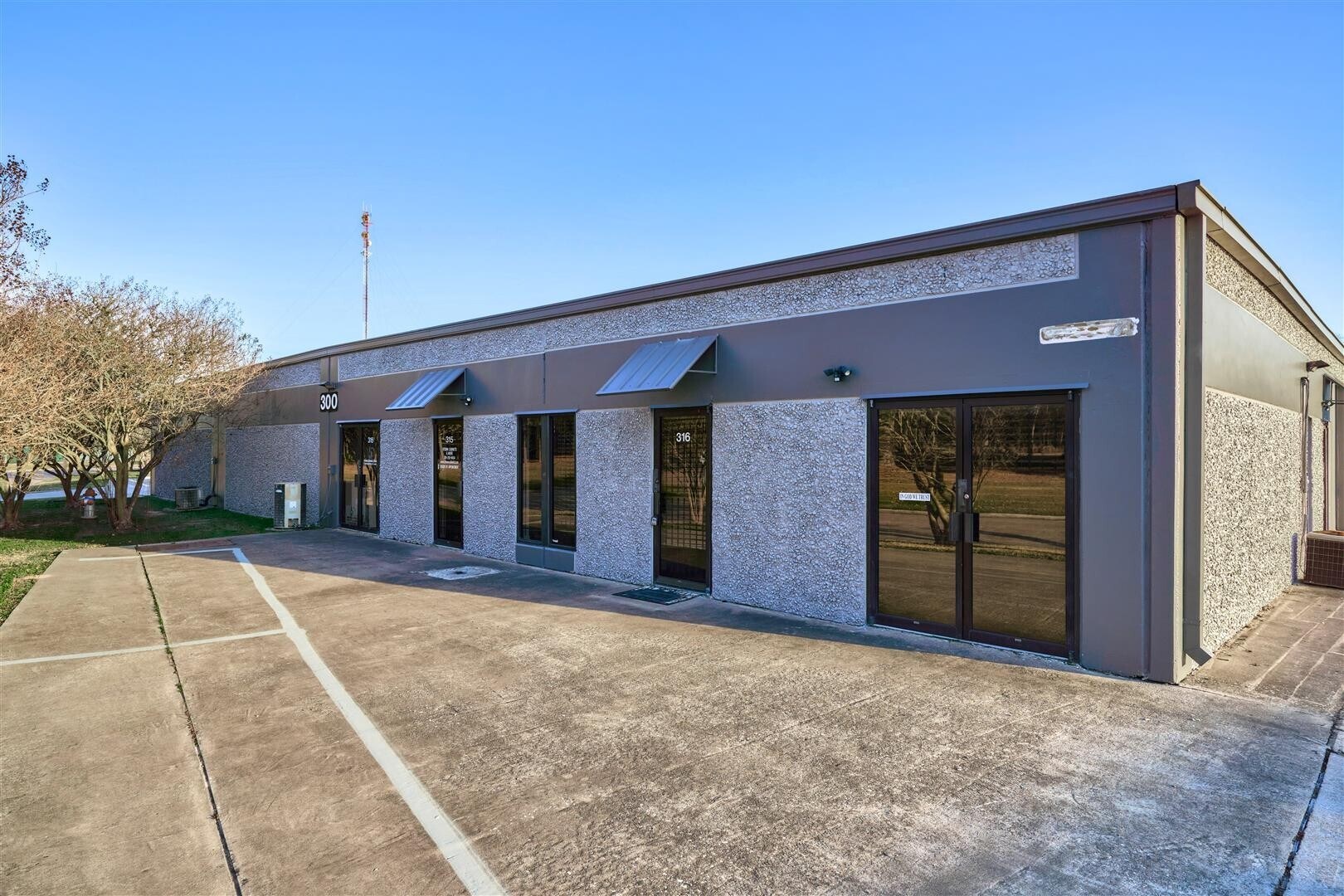 1300 S Frazier St, Conroe, TX 77301 Frazier Business Park