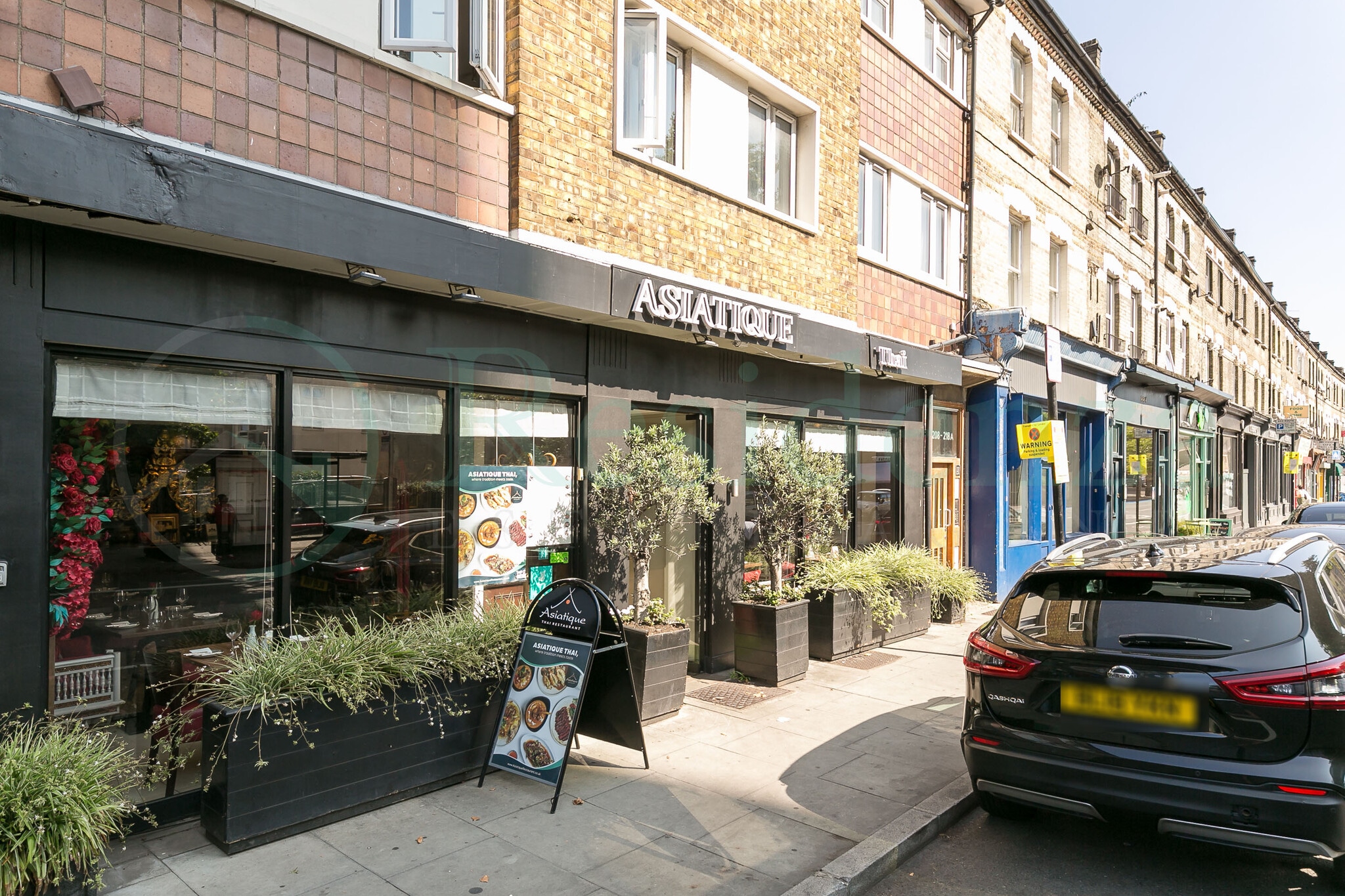 208-210 Battersea Rd park, London for lease Primary Photo- Image 1 of 15
