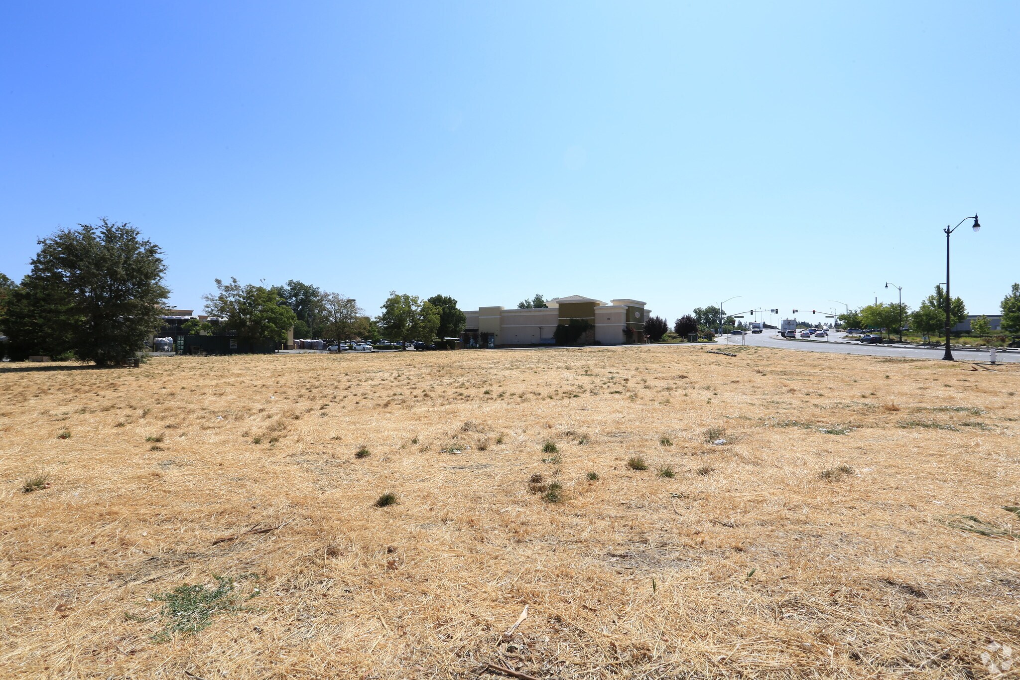 Nut Tree Rd & Monte Vista, Vacaville, CA 95688