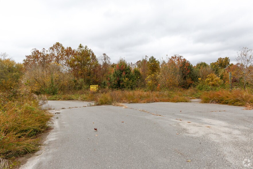 1555 E Union St, NC 28655