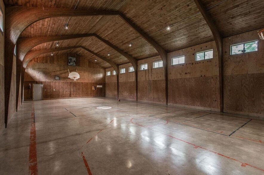 325 Lake Westmoreland Rd, Westmoreland, TN for sale - Primary Photo - Image 1 of 1