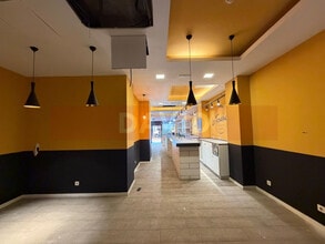 Retail in L'Hospitalet de Llobregat, Barcelona for lease Interior Photo- Image 2 of 12