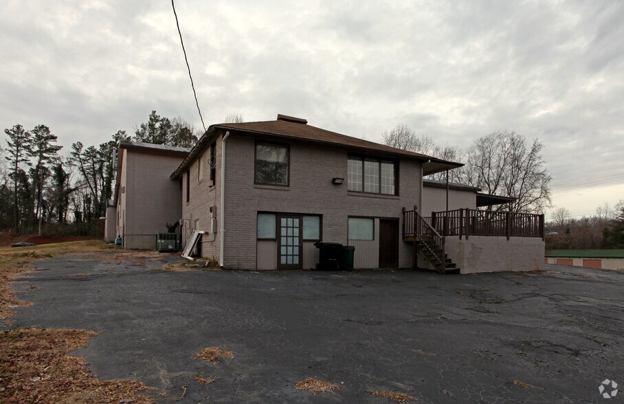 5019 Wilkinson Blvd, Charlotte, NC for lease - Primary Photo - Image 1 of 14