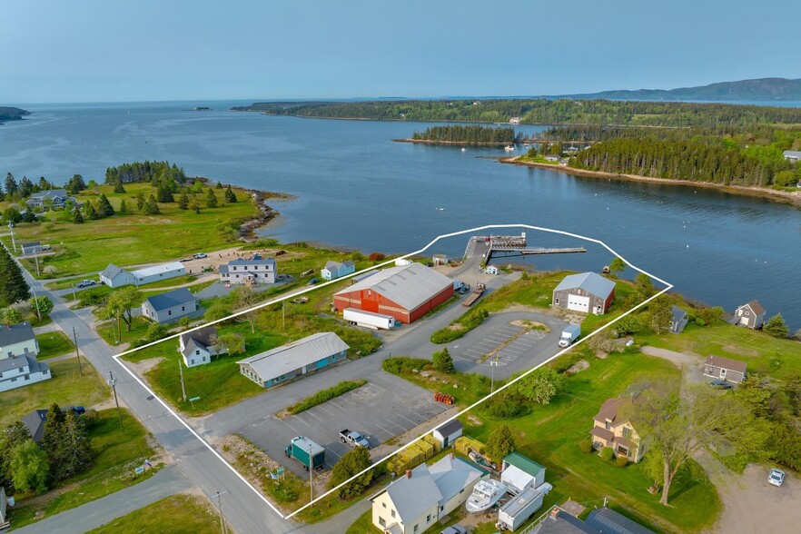 88 Sargent St, Winter Harbor, ME for sale - Building Photo - Image 3 of 16