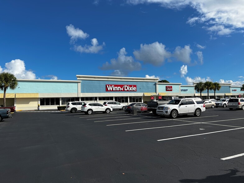 1119 NE Jensen Beach Blvd, Jensen Beach, FL for lease - Building Photo - Image 2 of 12