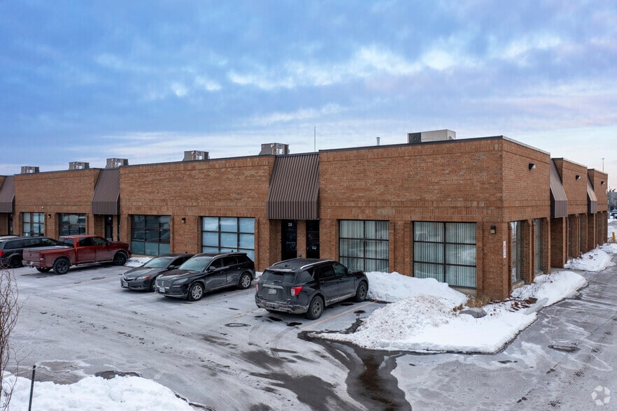 71 Marycroft Ave, Vaughan, ON for lease - Building Photo - Image 3 of 5