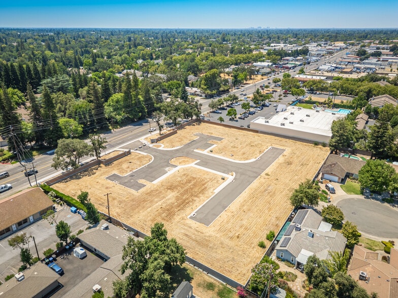 8015 Fair Oaks Blvd, Carmichael, CA for sale - Building Photo - Image 2 of 8